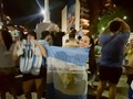 Es un sentimiento, no puedo parar 🥹💙. No tengo palabras para describir lo que fue vivir la copa del mundo en este país que amo con todo mi corazón 🫶🏼 ¡somos campeones del mundo 🇦🇷!