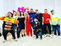 Con la banda en un show para adultos 🤣