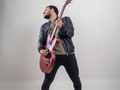 ¡Feliz día, mi gente! Porque aunque a veces digamos “se vienen cositas” y esas cositas tarden en llegar, seguimos trabajando sin hacer mucho ruido. #diadelmusico #felizdiadelmusico #arkazul #artist #musician #musicianday