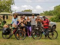 🚲🇧🇷🇧🇷 🚚🇦🇷🇻🇪 Nuevamente dos grupo de viajeros se encuentran en Puerto Ordaz.  Esta vez en San Jacinto, exactamente en el fundo El Encuentro, dónde tenía tiempo de venir. Siempre es bueno volver y agradecido siempre por siempre recibirnos con amor. 💛💙❤️  @copinhodebike y @abrahaolinco con quiénes compartí varios días, vienen desde Brasil en bicicleta con planes de llegar a México.  @ankaastral y @danielgil405 salieron desde Argentina a recorrer sudamérica en una camioneta Ford Ranger, junto a Aragón. 🐈‍⬛  Ambos tienen unos proyectos finísimos, dignos de admiración. ¡Deberían seguirlos! 😂📱👍  Si lo ven en su ciudad querrán conocerlos.
