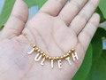 ❤️Cadenitas nombres ✨🌹 . . #nombres #cadena #inciales #collar #gargantillas #pulsera #bronce #acero #bisuteria #mimadre #mom #madres #acero #accesorios #accesoriosdemoda #joyas #jewel #barranquilla