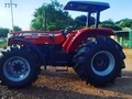 Tractor Massey Fergunson 2015 4x4 2500 horas de uso . Maracaibo. Precio 22.000$ Maracaibo  0414.5088556 WhatsApp   #maracay #valencia #caracas #maturin #upata #lecheria #monagas #barquisimeto #acarigua #tovar #lafria #valera #merida #surdellago #santabarbaradelzulia