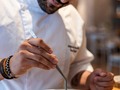 Detrás de cada plato que llega a tu mesa, hay un equipo entero que con detalle y amor preparan cada ingrediente para que te sorprendas con cada bocado. ✨  Te esperamos para que vivas una experiencia inolvidable en #Castanyoles. ♥️
