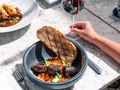 Descubre el delicioso sabor de nuestra tosta de morcilla de Burgos con manzanas confitadas en aceite de oliva. ¡Te encantará! #saborautentico #deliciasgourmet #Restaurante #Bogotá #Castañyoles   Reservas en el link de la bio o llamando +601 3257918