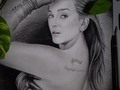 Aquí está lo prometido!  El dibujo a detalle que les debía ✨  Realmente Daniela Darcourt es una artista que a logrado inspirarme enormemente y quería compartir con ustedes la admiración que le tengo a través de esta obra. . . . . . . . . . . . . . . . . . #arteperu #dibujosalapiz #danieladarcourt #daniladarcourtyorquesta #dibujosart #artedibujo