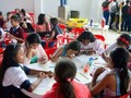 Docentes denuncian que están entre el hacinamiento y el cierre de cursos Por Red Estudiantil   lgunos maestros vienen sobrando, por ejemplo en la Institución Educativa San Mateo han cerrado cursos de preescolar y primaria. Lo que denunciamos es el contraste que hay pues hay colegios donde hay un hacinamiento terrible, 50-53 estudiantes por aula”