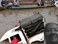 Hallan cuerpo de profesora que cayó al río Por @EstudiantilRed -   Al río cayó una camioneta de pasajeros con 10 personas, en donde siete lograron salir y tres quedaron en el interior del vehículo de transporte de pasajeros.