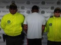 Docente habría abusado sexualmente y amenazado a estudiantes Por @EstudiantilRed  Allí, según la institución armada, el hoy aprehendido presuntamente mostró sus partes íntimas a tres estudiantes de edades 10, 11 y 12 años.