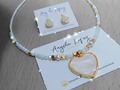 Set de collar corazón en nacar 🌟🌟  Baño de oro 24k  Sueña con todo tu corazón ❤️ @cerezaaccesoriosbyad  @angelalopez.orfebre  #Miniiniciales#iniciales#Niñitos#Argollas#zarcillos#Lunas#Estrellas#corazones #Collares#tendencia #Tendencia2022#Chic#bloggerstyle #accesoriosmiami #accesoriosvenezolanos #Accesoriosdemoda #Madrid#Orlando#Florida#Lasmercedes#Cerroverde#Laschimeneas#Tazajal#valencia