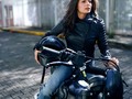 Nada como una Biker en cuero para inspirar tu camino.  #lachaqueteriaaustralia  #realleatherisforever  #lachaqueteriachile  #lachaqueteria  #leatherjacket  #scrambler #caferacer   @caferacersofinstagram @duca  @lachaqueteria.chile @lachaqueteria.au @scramblerducati  @yoalexsilva 📸 @aridelirio 🙎🏻‍♀️