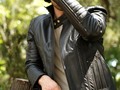 Echa un vistazo a este nuevo diseño de 🧥 en cuero! Perfecta para cualquier ocasión, confeccionada en cuero de cabro, resistente y duradera, 2 años de garantía.  #lachaqueteriaaustralia #realleatherisforever #lachaqueteriachile #lachaqueteriacdmx #lachaqueteria #leatherjacket #chaqueta #leather  @razzasunglasses 🕶️ @ricardogarfi 🙎🏻 @yoalexsilva 📷