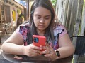 Hace unos días le dije a mi esposa que fuéramos a comer, cuando íbamos de camino ella venía contándome su día como le había ido en el trabajo, sobre sus niños y todo; cuando llegamos no fue la típica ida de comer platicar y ya si no fue más especial nos pasamos riendo de cualquier cosa que se nos ocurriera y fue tan fresca la salida que me hizo darme cuenta que apesar de estar casados (aunque no llevamos mucho tiempo ) nunca debemos de dejar de ser novios, abriles la puerta del carro, hacerle debes en cuando una broma, o que ella se ríe de las cosas que se me ocurren nunca hay que dejar morir eso y siento que es una clave de nuestra relación que cada día me enamoro más de ella y ella de mi ( espero jajaja) @erickamsolares te amo mucho mi cielo por más citas así siempre.