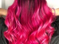 💣PINK BOMB🎀  Cada color es una identidad, es una personalidad, es una de las más hermosas maneras de sentirte invencible 💎 empoderada🌱 y todo eso lindo que nos caracteriza ⚡️  🔝Gracias por confiar a mis manos día tras día estos increíbles cambios🌟