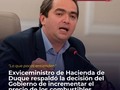 #gasolina #colombia / Exviceministro de Hacienda de Duque respaldó la decisión del Gobierno de incrementar el precio de los combustibles  El 2 de mayo el Gobierno nacional dio a conocer el nuevo aumento a la gasolina, según las cifras en este mes el incremento es de 600 pesos, siendo el más alto hasta el momento. Con esta medida el galón de combustible corriente quedó con un precio superior a los $11.000, una medida que se conoció desde el 2022.  Aunque el Gobierno anunció que estaría buscando la forma de replantear la medida, este 3 de mayo el exviceministro de Hacienda, Juan Alberto Londoño, señaló que la medida es buena y apoya que esto hace que se supere el déficit fiscal.  “Para mí es una medida que está bien encaminada, yo soy crítico del Gobierno actual, pero yo creo que en este tema están actuando correctamente y que en estos recursos que se ahorren de subsidiar la gasolina se pueden utilizados de una forma mucho más eficiente en transferencias monetarias, en subsidios para la producción agrícola, entre otro”, anotó el exfuncionario.  Por otro lado, mencionó que considera que, además, está siendo coherente no subsidiar el precio de combustibles fósiles cuando se habla de impulsar la transición energética. Además, agregó que también está de acuerdo con el subsidio al ACPM, pues, si no se hace, puede tener un golpe fuertísimo en los precios de la canasta familiar, ya que este es el combustible que su usa para mover los insumos y productos de la canasta familiar.