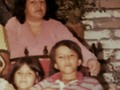 Has la cuenta. Febrero1987. 33 años del asesinato cruel de mi madre. Digo cruel porque los asesinos supuestamente la iban a secuestrar y ella no se dejó, le propinaron 14 balazos por la espalda. No encuentro el acta de defunción para que ud viera y supiera el macabro hecho. Para mí esto no fue intento de secuestro, fue un mandado. Pero hasta ahí. Mi hermana y yo nos volvimos objetivo militar del ELN que hoy en día tiene al país sumido en una falsa presión psicológica terrorista. Somos parte de víctimas y de desplazados del estado, dicen que dan beneficios. Nunca los he aprovechado porque creo que hay más personas que están más necesitadas.  Paz? UD cree que los terroristas quieren paz? No, quieren poder. No les importa nada más. Antes de matar a mi mamá en esos años 80s gastaron mucha plata negociando con esos bandidos y? Lo viví, ví al comisionado de paz bajarse del helicóptero en Carmen De Chucurí y cuántos han pasado? La paz como la guerra son un negocio. Pero si los terroristas no existen tampoco habrá que negociar y por ende no habrá guerra. Por eso le pido a Dios y a mi @ejercitonacionalcolombia que los borre del mapa. Llámalo sed de venganza, llámalo como querás pero vos no has pasado por lo que yo ni por lo que han pasado amigos y primos de mi esposa que fueron secuestrados por los mismos bandidos y los dejaron no solo en la quiebra sino viviendo por fuera del país para siempre. Te cuento esto porque debemos apoyar a nuestras fuerzas militares y a la policía para que no te pase lo mismo.  Amén. #feenlacausa #pazsiperonoasi