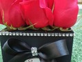 Mini caja de rosas .. 9 rosas #cajaderosas #venezolanosenelmundo #regalos #sorpresas