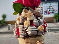 El chocolate siempre ha sido el compañero del amor 🍫... y el amor nunca deja de sorprender con un chocolate 💗 juntos pueden lograr el mejor de los sabores y si lleva fresas 🍓 es la perfección... 🙌🏻. . En Choco Sabores Fruits  Hacemos únicos tus momentos...  @saboresportugal_ @saboresbuenosaires @saboresplayaelangel  🍫🍓#hechoamanoconamor #cumpleaños #tendencia #regalosenmargarita #desayunosorpresa #deliverymargarita #arreglosfrutalesislamargarita #margariteñosenargentina #pampatar #islamargaritavenezuela #buendia #regalos #frutillasconchocolate #venezolanosenmontreal #fresas #chocolate #arreglos #buenosaires #venezuela ##fresasconchocolate #fresas🍓 #fresasyrosas #fresasdecoradas #fresasychocolate #fresasconchocolate🍓🍫 #fresasorpresa #cajadefresas #margariteñosenbuenosaires #margariteñosenelmundo
