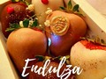 Este Día del Amor y la Amistad, haz que tus sentimientos sean tan dulces como nuestros arreglos de fresas cubiertos  en chocolate.  Sorprende a esa persona especial con una de nuestras variadas opciones, desde arreglos clásicos hasta diseños únicos y personalizados. ¡Demuestra tu amor  con un regalo que nunca olvidarán! Sorprende a ese ser amado y haz que este día sea especial. #AmorYAmistad #FresasConChocolate #SorpresaDulce"#chocolates #chocolate #chocolatelover #love #chocolatelovers #chocolatecake #yummy #food #amor #dulces #foodie #sweets #chocolatelove #chocolateaddict #darkchocolate #cakes #regalos #gifts #doces #cupcakes #diadelamor #diadelaamistad #enamorados