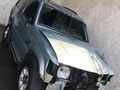 Se vende   Marca: Mitsubishi Modelo: Montero dakar Año: 2007 Trasmisión: 4x4 sincronico Km: 122.000 Ubicación: Guatire Teléfono: 0412-416.42.71 Precio: 4.500$ Negociable: Si solo venta nada de cambio  Nota: fácil de reparar prende y rueda documentos al día