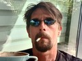 Im Urlaub jetzt erst ma nen schön lecker richtich haissn echt schwazzn schönen lecker Kaffee... natürlich mit Milch drin und n Kippchen auch gleich dazu. Echt jezz. . #kaffee #schwazz #heiss #lecker #holidays