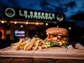 Una buena fotografía de producto potencia tu marca y negocio de manera increíble, creo que estos dos años de pandemia nos ha enseñado a darle más valor a las redes sociales para las empresas, ya que, los clientes buscaban en las cuentas de sus restaurantes favoritos como se veía cada plato para así saber que se les antojaba pedir.  Es por esto que las empresas deben sacar presupuesto para publicidad y contenido para redes sociales, porque es una manera de llegar directo a los clientes.