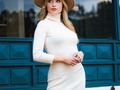 The golden hour 🤠  Super fo con este maravilloso team 🫶🏼 modelo : @alanismayorga  Make up: @adriana_quinonezoficial  . . #sonbreros #bogota #medellin #hacienda #white #diseño #estilo #photography #usa