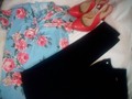Pantalón 👖 súper tubo, a la cintura, negro, talla 8/26 queda bellísimo 😍 Blusa 👚 floreada piel de durazno talla U es deliciosa la tela  Zapatos 👠 talla 36, color fucsia.  Para información 📲 04245422480