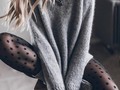 Dejar de lado los zapatos con, chaquetas y blazers, para dar paso a outfits más cómodos y confortables. Estar en la casa no debe ser un motivo para no lucir lindas ! Así que te traemos suéteres cómodos y muy chic 💕