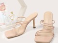 Feliz jueves chicas seguimos el año cargados de buenas energías y cosas lindas !! Llegaron estas hermosas sandalias   Sandalias… 65$ 36/37/38/39  Para compras online escríbenos al WhatsApp 04141308217   #moda#musle#sandalias#outfitoftheday#love#coikboutique