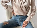 Blusa de seda cruzada  SML 40$  🅒🅞🅘🅚 🅣🅔 🅥🅘🅢🅣🅔 !!   📍VISÍTANOS  Ubicados en el centro comercial Galeria las Americas local PB. San Antonio De Los Altos.  LUNES A SÁBADO   9:30 AM - 6:00 PM  Haz tu pedido ya !! #contactanos para mayor comodidad en nuestro perfil se encuentra el link directo para ingresar a nuestro WhatsApp   ENVÍOS 📦 A NIVEL NACIONAL  DELIVERY GRATIS EN LA ZONA   #coikteviste#love#tendencia#dress#vestidos#sanantoniodelosalto #fashion #style #picoftheday #model #bhfyp #art #beauty #instadaily #me #smile #likeforlikes #followme #ootd #fashionblogger #moda #happy #myself #instalike #cute #photo
