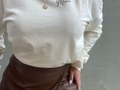 Y ahora que se acerca el día de las madres, te traemos un detalle hermosos para ellas ..   SUÉTER BORDADO MAMÁ   📍 VISÍTANOS  Ubicados en el centro comercial Galeria las Americas local PB. San Antonio De Los Altos.  LUNES A SÁBADO   9:30 AM - 6:00 PM  Haz tu pedido ya !! contáctanos para mayor comodidad en nuestro perfil se encuentra el link directo para ingresar a nuestro WhatsApp   ENVÍOS 📦 A NIVEL NACIONAL  DELIVERY GRATIS EN LA ZONA   #accesorios#fashion#tendencia #moda #fashion #modafeminina #estilo #lookdodia #look #o #style #love #tend #ncia #novidades #verao #instagood #venezuela #acessorios #modafashion #roupas #lojaonline #roupasfemininas #modaparameninas #looks#diadelasmadres #faldas