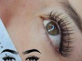 Lunes de Pestañas Perfectas 🥰  ¡Extensiones de Pestañas Pelo a Pelo Semi permanentes! 💖Tratamiento 100% seguro, no tumban ni maltratan tus pestañas naturales, tampoco ocasionan daño en tus ojos. 💖Tratamiento 100% de aspecto natural, diseñamos una hermosa mirada según el rostro y ojos de cada persona. 💖Su duración es del tiempo que quieras siempre y cuando realices mantenimientos mensuales o quincenales para conservarlas, sin mantenimiento su duración es de mes y medio a dos meses max. 💖Los costos varían según el material, manejamos 3 materiales diferentes todos a base de una fibra sintética, pestañas premium, pestañas seda, pestañas semi naturales. 💖Con este tratamiento puedes continuar haciendo tu vida normalmente, ir a piscina, al mar, hacer ejercicio, etc... 💖Recuerda realizarte este tratamiento en sitios especializados!!