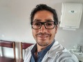 "Como cualquier otro virus, (COVID-19) tiene una baja vibración con una estructura cerrada de circuito electromagnético, con una frecuencia de resonancia de aproximadamente 5,5 Hz - 14,5 Hz. en las gamas más altas no está activo y, a partir de las gamas de 25,5 Hz y superiores, el virus muere.... Para una persona que vive en altas vibraciones, es decir, en el Alma, no es más peligrosa que las infecciones respiratorias agudas, porque el cuerpo de un hombre sano "vibra" en las gamas más altas. Sólo ocasionalmente, por varias razones, se desliza en vibraciones más bajas. Las razones de esto pueden ser varios trastornos en el balance energético ... (fatiga, agotamiento emocional, hipotermia, enfermedades crónicas, tensión nerviosa, etc.) .... El virus en la naturaleza, fuera del cuerpo, no es resistente ... La resonancia de frecuencia media total de la Tierra es hoy de 27,4 Hz, y por lo tanto sería destructiva para el virus, pero hay lugares donde esta frecuencia se reduce, es decir, zonas geopáticas creadas natural o artificialmente ... (hospitales, prisiones, Líneas eléctricas, metro y vehículos eléctricos públicos, centros comerciales, oficinas, locales para beber, etc.) Donde las vibraciones caen a niveles inferiores a 20 Hz ... PARA HUMANOS DE BAJA VIBRACIÓN ESTE VIRUS ES PELIGROSO... DOLOR – de 0,1 a 2 Hz;  MIEDO – de 0,2 a 2,2 Hz  RESENTIMIENTO – de 0,6 a 3,3 Hz  IRRITACION – de 0,9 a 3,8 Hz;  TRASTORNO - de 0,6 a 1,9 Hz;  ALTA TEMPERATURA - 0,9 Hz;  ARRANQUE DE FURIA - 0,5 Hz,  RABIA - 1,4 Hz;  ORGULLO - 0,8 Hz;  ORGULLO (megalomanía) - 3,1 Hz;  ABANDONO - 1,5 Hz;  SUPERIORIDAD - 1,9 Hz;  PERO: GENEROSIDAD - 95 Hz;  GRATITUD (gracias) - 45 Hz;  GRATITUD DE CORAZON - de 140 Hz y más;  SENTIDO DE UNIDAD CON OTRAS PERSONAS - 144 Hz y más;  COMPASION - de 150 Hz y más (pero la piedad es sólo 3 Hz); AMOR (como se suele decir con la cabeza), es decir, cuando una persona entiende que el amor es un sentimiento bueno, luminoso y de gran fuerza, pero todavía no ha aprendido a amar con el corazón, la vibración - 50 Hz;  EL AMOR que una persona siente con su corazón hacia todas las personas sin excepción y todos los seres vivos - desde 150 Hz y más.