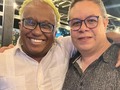 GILBERT DUMONT. @gilbertdumont   La vida te regala amigos y te los convierte en familia. Feliz cumpleaños mi rolo de pana. La pasamos muy bien ayer. Que sean 44 siglos más y que mi familia me acompañe a ser testigo de ello.   Gracias por creer ciegamente en todo lo que invento y estar allí para atajarme en la caída o ser el primer aplauso tras bastidores.   TAMO HERMANO.   DIIIIIIIICEEEEEE