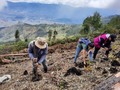 Algunas imagenes del 12 de Junio en la vereda media luna del corregimiento de Santa Elena, desde el proyecto de reforestacion nos articulamos a la corporación nuestra tierra con el apoyo del @rotaryclubmedellin queremos tener un mejor ambiente y aportarle oxígeno al planeta🌳🌎