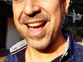 "En las horas más oscuras Cuando el oxígeno falla En medio de la tristeza Cuando recojo mis alas   Cuando el viento me congela Y el miedo me paraliza Justo al borde del abismo Yo sé que cuento contigo  Tu sonrisa es mi emoción  Tu luz es mi alegría  Siempre que uno se resbala El otro hace compañía  Tu me llenas de energía  Tu eres parte de mi vida  Tu lograste que alcanzara Lo que soñé algún día. "  Canción Tú  Carlos Rada  #luzdesdelasombra #luz #unión  #amor #energía   Quien quiere escucharla?  Hay alguien allí?