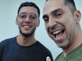 Éste pana se llama Jossiel Rojas @barberojr23 y es el mejor barbero de el hatillo. Si tú vienes a este pueblo, camina desde el centro comercial y justo en la esquina después de esa subida a mano derecha lo encuentras en una peluquería que tiene piedras afuera así en la pared.  Este pana se acaba de independizar, y es un orgullo verlo echarle bolas en medio de esta locura.  Entonces, apoyemos caballeros a este emprendedor genial y vayamos a cortarnos el cabello y hacernos la barba con este pana.  Todo el mundo like y compartir.  #hatillo #barbero #cortecaballero #emprendedor  #sisepuede #netflixvoyporti