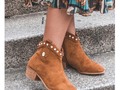 Boticas tipo texanas color café-miel con apliques en piedras ..disponibles  Escríbenos al WhatsApp 3152479821 o escríbenos al DM  #botas