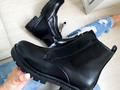 Botines negros con cierre frontal, disponibles.. Escríbenos al WhatsApp 3152479821 o escríbenos por mensaje directo.. #botines #botinesnegros #botinesmujer