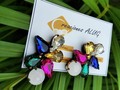 Somos #TiendaOnline pero también tenemos #TiendasAliadas en Valencia que están trabajando para tí .  Una de ellas es @k_ymodayaccesorios dónde podrás encontrar varios de nuestros modelos  ________________________________________________  _•° Información de las piezas disponibles en Venezuela o Chile al DM 📩 o por Whatsapp .  ________________________________________________  #CreacionesAlug #Accesorios #HandMade #Love #Chic #Moda #Outfit #Jewelry #regalos #cuarentena #JuevesDeTbt #HechoaMano #Instagood #AccesoriosDeModaChile #Blogger #tbt #Venezolanas #DesignersVenezuela #Fashion #Follow #ModaVenezolana #VenezolanosEnElMundo #zarcillos #valencia #SanDiego #Earrings #Chile #Venezuela .  Códigos: Z- 0692.