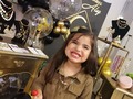 Esta 👑 princesa fue nuestra primera cliente en el Open Trendy, hermosa luce con su collar de colores 💛.   Con esta imagen quiero darle las GRACIAS a todas las personas que este año hicieron su compra y confiaron en mi trabajo ✨.  #CreacionesAlug #clientefeliz #findeaño2022 #opentrendy  #santiagodechile #moda #accesoriospersonalizados
