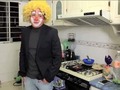 Mi amigo; el presumía a su novia, pero a él no lo presumía ella.