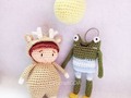 Feliz fin de semana! Les desea este par de personajes únicos e irrepetibles 🥰 . . #muñecosacrochet #muñecostejidos #decoracionencrochet #decoracioninfantil #decoraciondeinteriores #guirnaldas #guirnaldasacrochet #guirnaldasencrochet