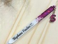 Pluma personalizada#pty #regalospersonalizados #body #baby #regalosdebebes #primeranavidad #firstchristmas #ventaspanama #ventaspty #ofertaspty #panamavende #regalospersonalizados #regalosconamor💕 #regalospersonalizados #detallesespeciales #cover ok