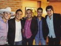 Un #TBT con este EQUIPAZO!  De izquierda a derecha: @parranderorios @chumebassmusic✝️ @robinsondiaz_34 @juan_carlitos8 y este servidor💪🏼😎... . . #musica #agrupacion #amistad #trabajo #calidad