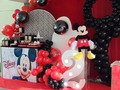 Mickey clásico con estilo moderno...  Somos @decoblus   Cumple #2 Valentino