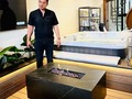 Entregamos una mesa de centro espectacular en piedra sintetizada con un sistema a gas en tecnología Sit.  . Más empresas en el sector construcción siguen eligiendo la mejor opción en calefacción inteligente.  . Gracias por preferirnos.  Encuentra esta espectacular mesa en @homewaylife