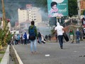 Siguen los fuertes enfrentamientos entre esbirros de la GN y manifestantes #Merida #Venezuela #ViaductoCampoElias 4:43pm