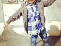 Querido hijo,  Hoy, en este día tan especial, celebramos tu cuarto cumpleaños. Parece que fue ayer cuando te tuve en mis brazos por primera vez, y ahora te veo crecer y convertirte en un niño maravilloso. Quiero aprovechar esta ocasión para expresarte todo el amor y orgullo que siento por ti.  Desde que llegaste a nuestras vidas, has llenado cada día con tu risa contagiosa, tu curiosidad insaciable y tu energía inagotable. Eres un ser lleno de luz y alegría, y tu personalidad única nos ilumina a todos los que te rodeamos.  Has aprendido y crecido tanto en estos cuatro años. Recuerdo cuando diste tus primeros pasos, pronunciaste tus primeras palabras y exploraste el mundo con asombro. Cada logro y cada pequeño avance en tu desarrollo nos ha llenado de emoción y satisfacción.  Eres un niño valiente y creativo. Me asombra tu imaginación desbordante y cómo puedes convertir cualquier objeto en un mundo de aventuras. Me encanta ver cómo te sumerges en tus juegos y cómo aprendes constantemente, absorbiendo todo lo que te rodea.  Quiero que sepas que siempre estaré aquí para apoyarte en cada paso de tu camino. Te animaré a perseguir tus sueños, a explorar nuevas posibilidades y a nunca dejar de aprender. Puede que enfrentes desafíos en el futuro, pero confío en tu fortaleza y en tu capacidad para superar cualquier obstáculo.  Eres amado incondicionalmente, no importa qué. Siempre contarás con mi amor y mi apoyo, en los buenos momentos y en los malos. Prometo estar a tu lado, guiándote y brindándote mi cariño en cada etapa de tu vida.  Feliz cuarto cumpleaños, mi querido hijo. Que este día esté lleno de alegría y felicidad. Estoy emocionado por ver cómo continúas creciendo y descubriendo el mundo. Eres un regalo precioso en mi vida y estoy agradecido por cada segundo que pasamos juntos.  Te amo más de lo que las palabras pueden expresar. Que este nuevo año esté lleno de aventuras, aprendizaje y amor.  ¡Feliz cumpleaños, mi pequeño gran dinosaurio!