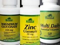 Traemos para ti estás excelentes vitaminas y minerales para reforzarr tu sistema inmunológico. Multi Daily, Vitaminas C, Zinc, Magnesio y Ácido fólico. No te quedes sin el tuyo.